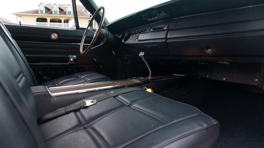 Интерьер Dodge Charger Daytona Hemi 1969 года  (фото 2 из 20)